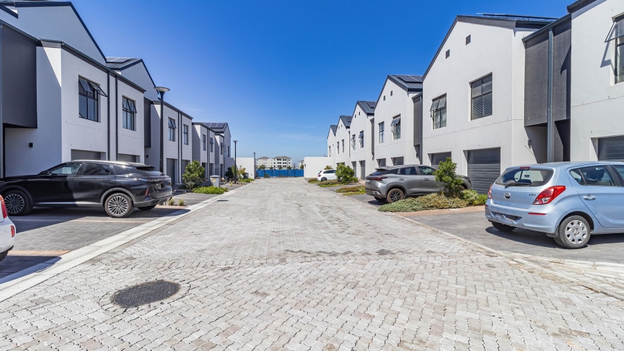 To Let 3 Bedroom Property for Rent in Sandown Western Cape